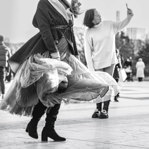 Corinne Gabriel "Touristes au Trocadéro"