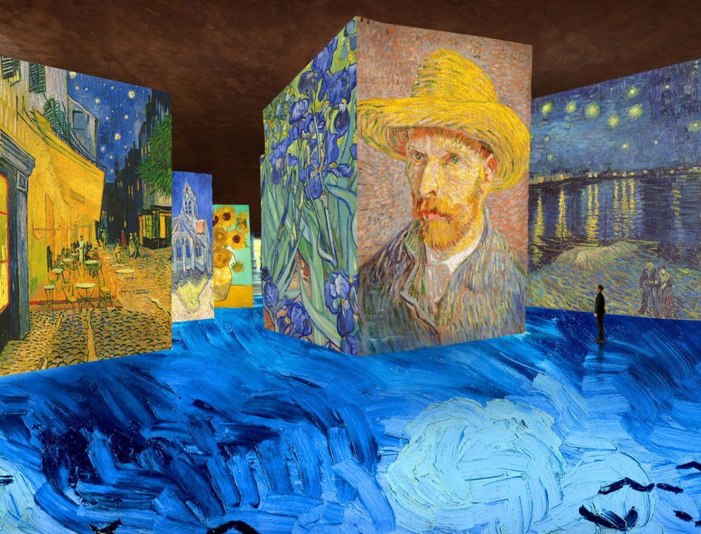 Exposition Van Gogh, La nuit étoilée aux Carrières de lumières des Baux de Provence.
